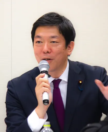 荒井優