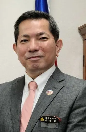 山川仁