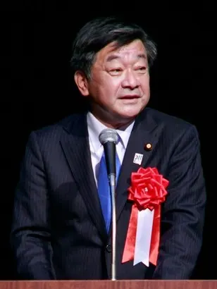 足立敏之