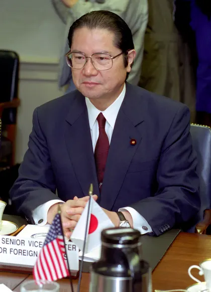 衛藤征士郎