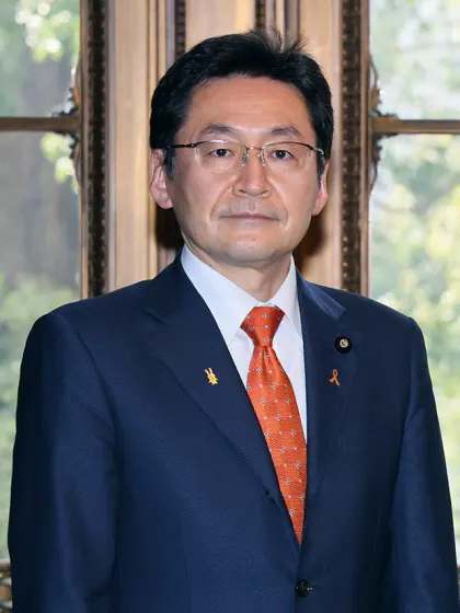 礒崎哲史