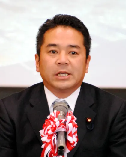 青山周平